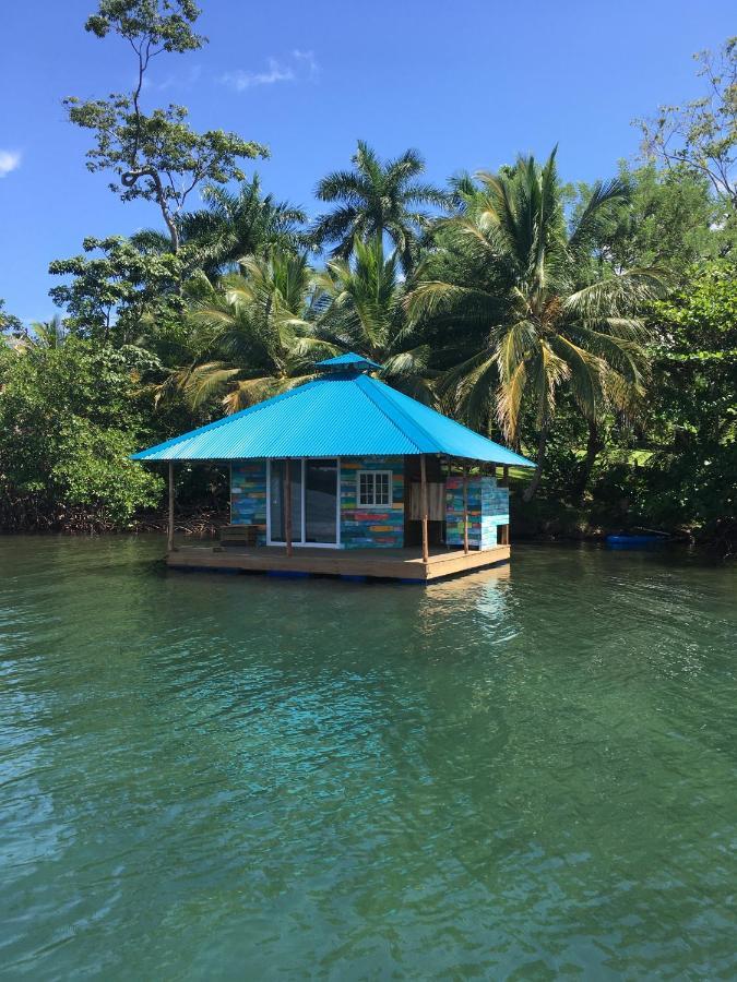 El Toucan Loco Floating Lodges Tierra Oscura Buitenkant foto