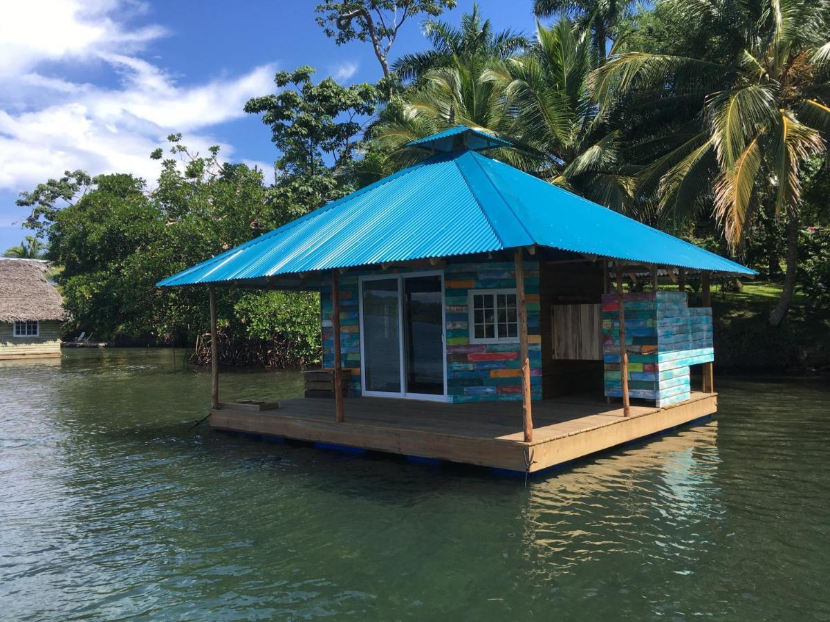 El Toucan Loco Floating Lodges Tierra Oscura Buitenkant foto