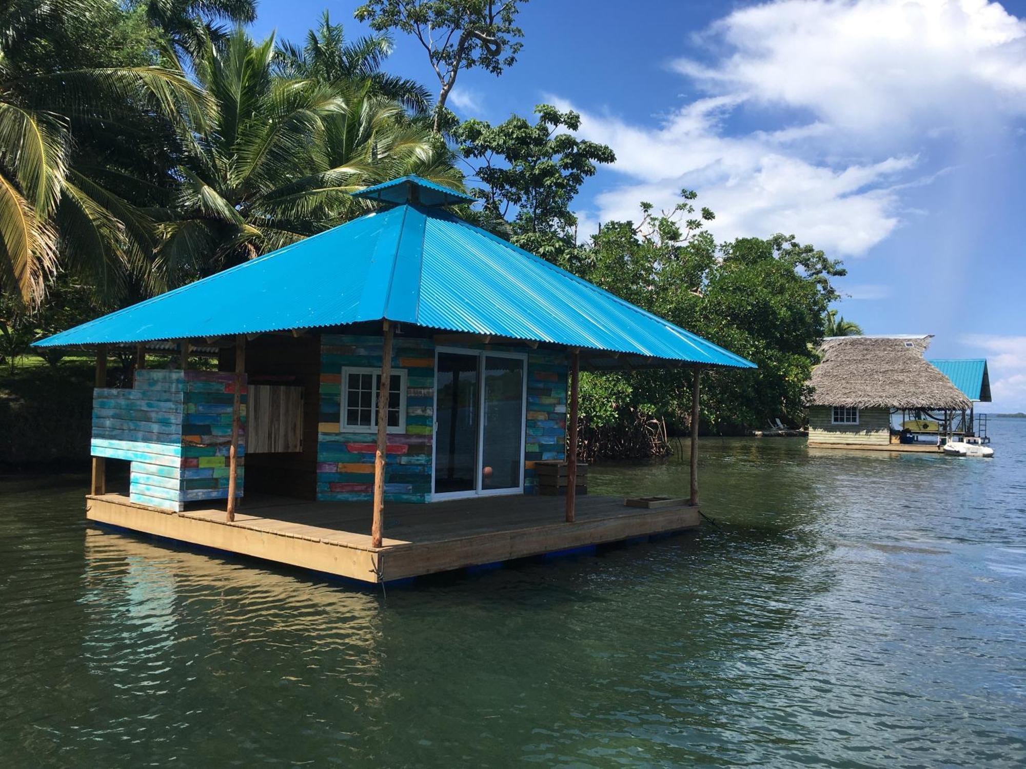 El Toucan Loco Floating Lodges Tierra Oscura Buitenkant foto