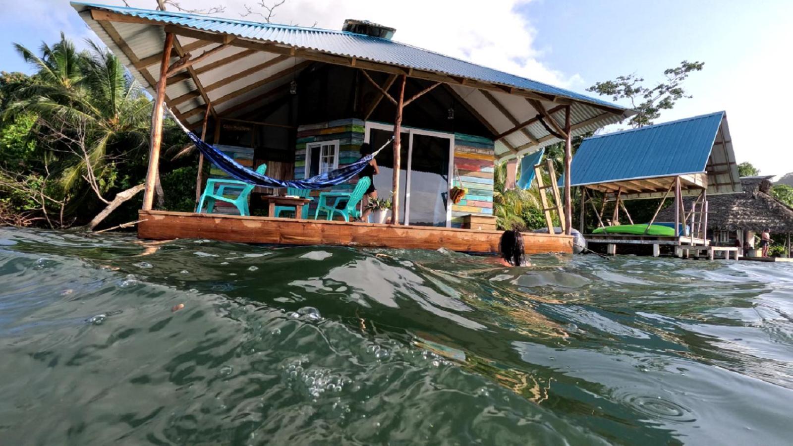 El Toucan Loco Floating Lodges Tierra Oscura Buitenkant foto