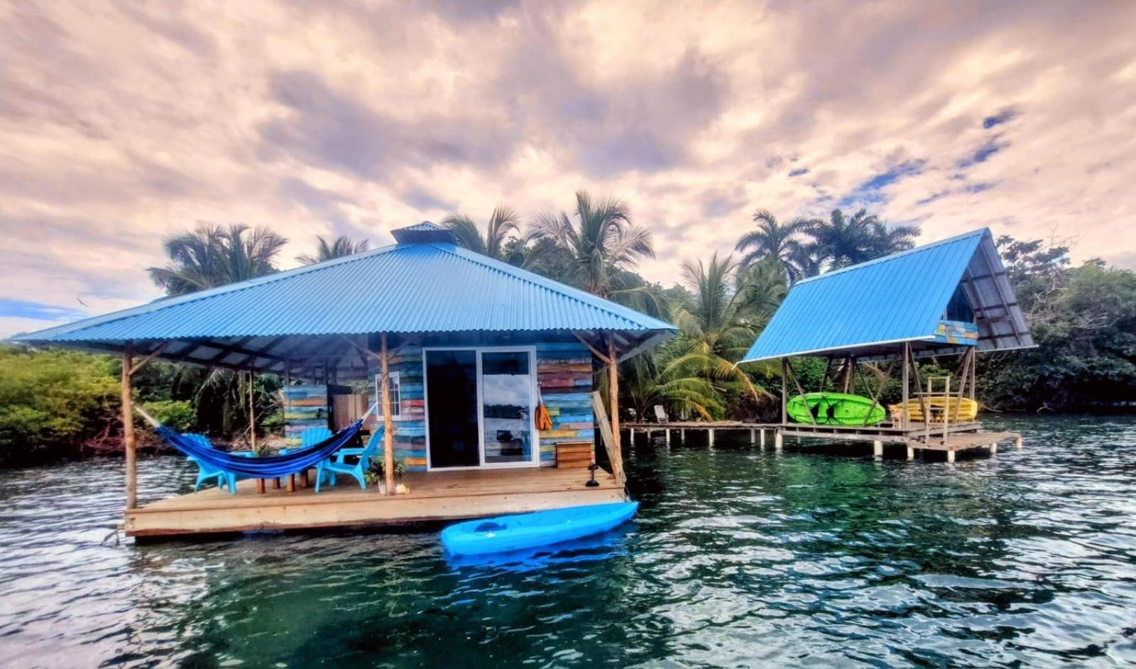 El Toucan Loco Floating Lodges Tierra Oscura Buitenkant foto